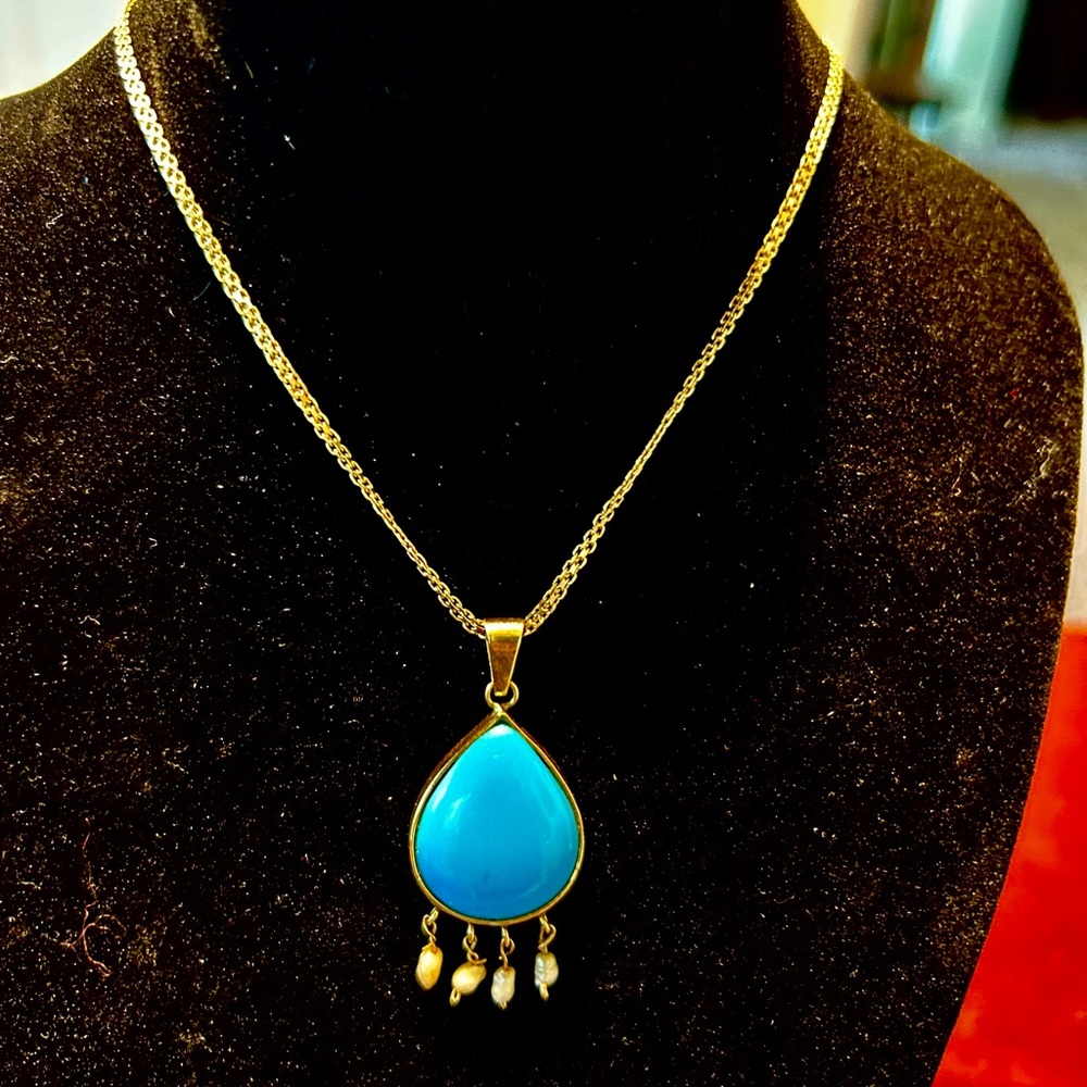 Elegant 14 my Gold and Blue Turquoise Teardrop Pendant with fresh pearl Necklace